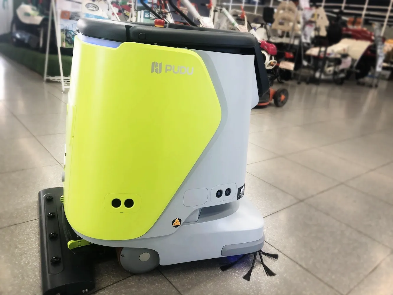 PUDU CC1 業務用清掃ロボット側面